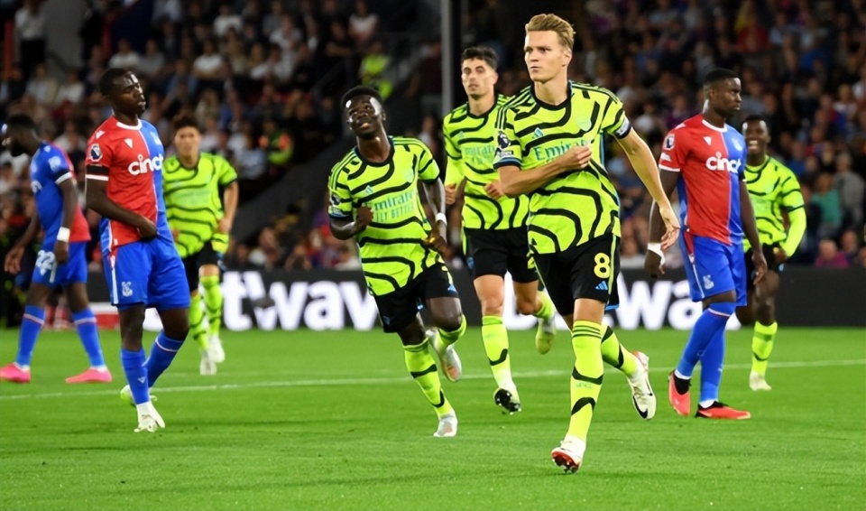 包含冲刺阶段辽宁本钢迎来里程碑阿森纳赛后刷新队史纪录，现场解说直呼：上海申花遗憾出局备战英超的词条